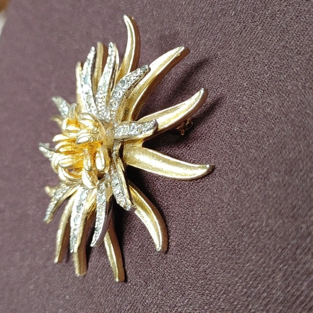 VTG Coro Elegant Gold and Silver Floral Brooch